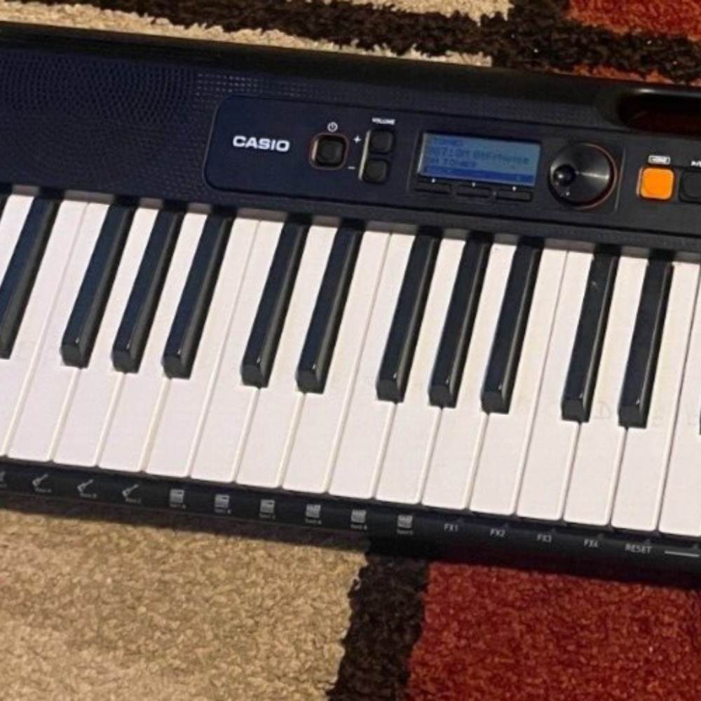 Casio CT-S200BK Casiotone 61-Key Portable Keyboard